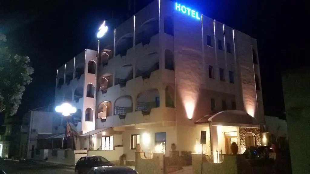 Hotel Il Gabbiano Beach Terme Vigliatore 3*,